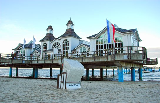 Seebrücke Sellin vom Strand aus gesehen